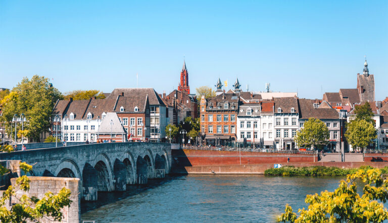 69557_fullimage_sint-servaas-brug-maas-maastricht-stad-eighty8things-1360 copy